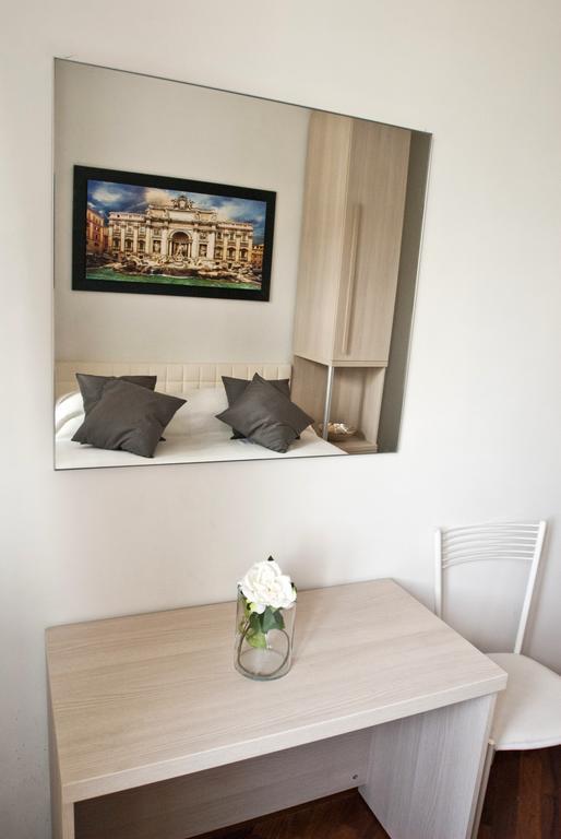 Roman Holidays All'Eur Room photo