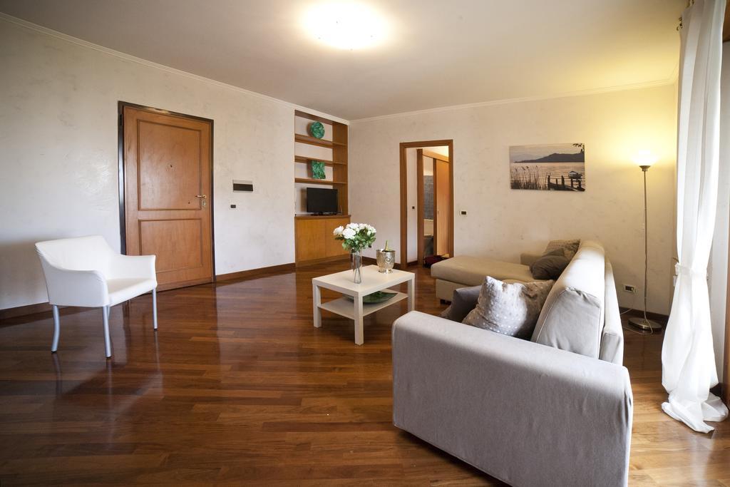 Roman Holidays All'Eur Room photo
