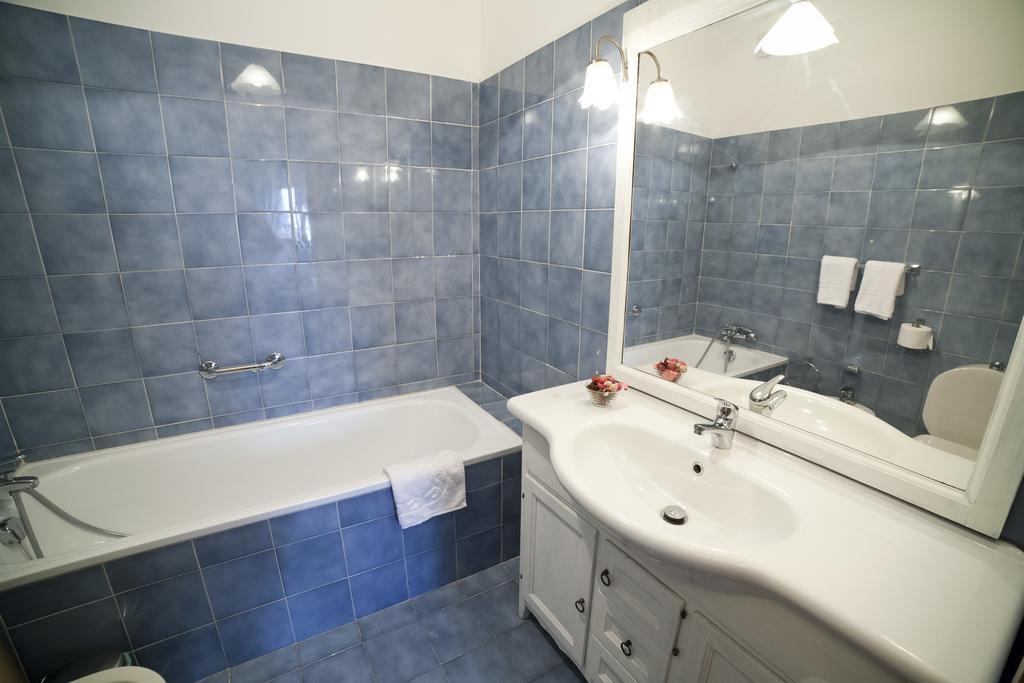 Roman Holidays All'Eur Room photo